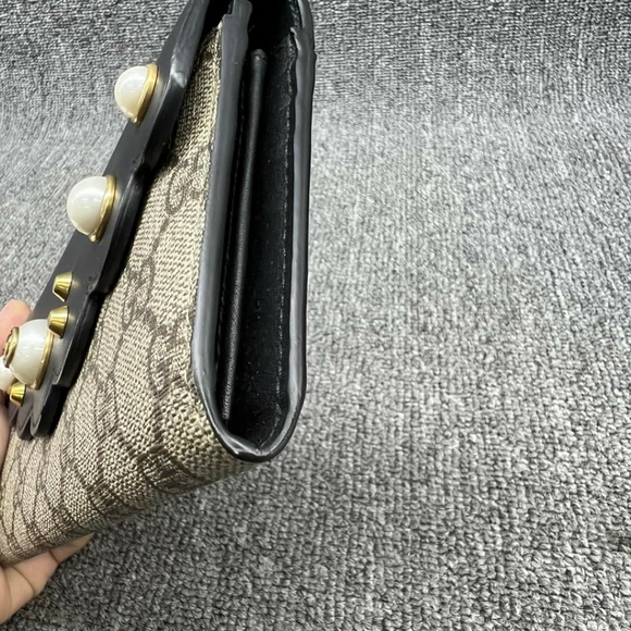 100% Authentic Gucci Leather Wallet 249-101524 - Picture 7 of 12